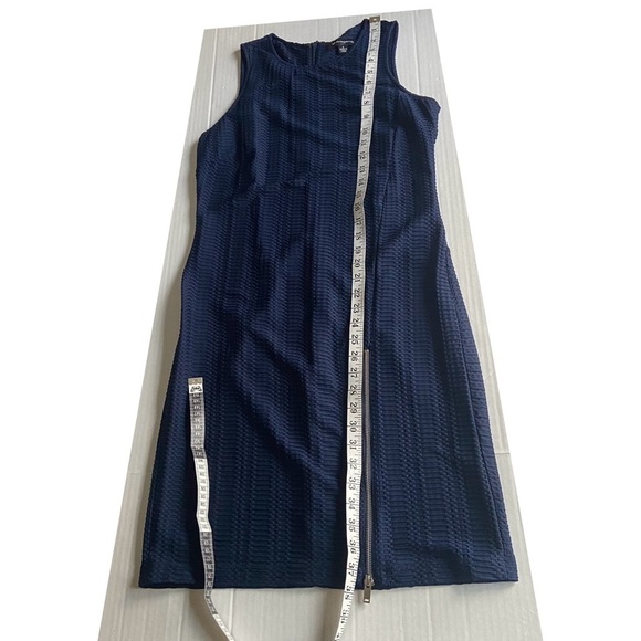 Sharagano Dress Size 6 Zipper Slit Navy Blue Textured Sleeveless Sheath Dress - Picture 13 of 15